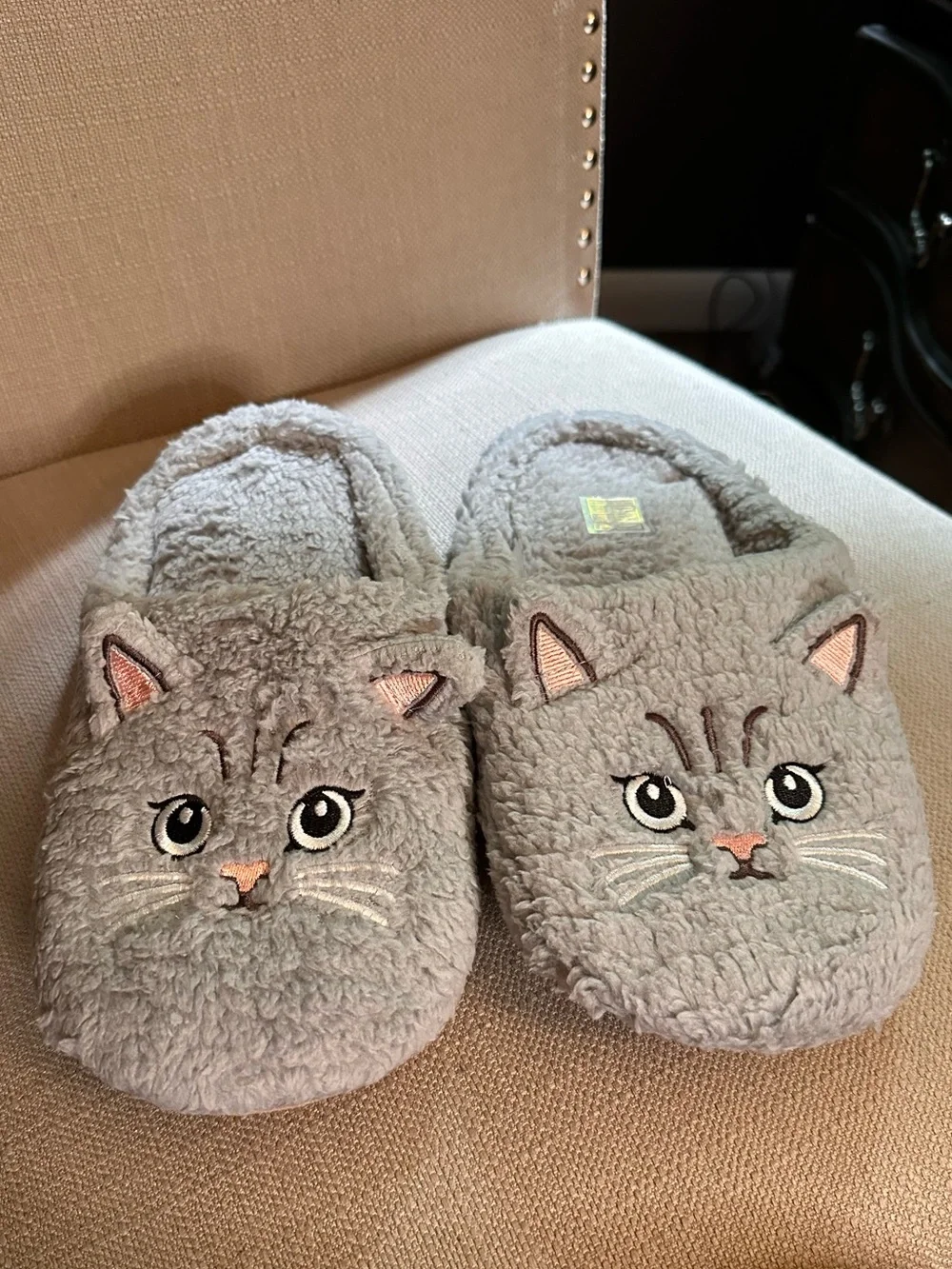 Plush Gray Cat Slippers size 8.5-9
